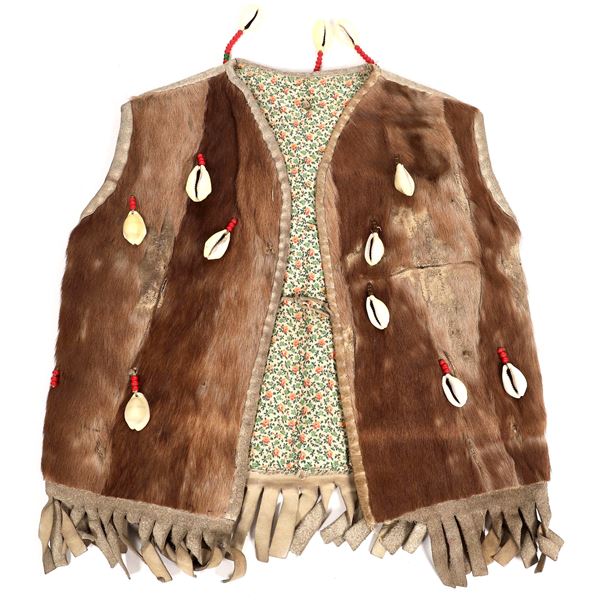 Muskrat Fur Vest w/Cowrie Shells & Beads    [162752]