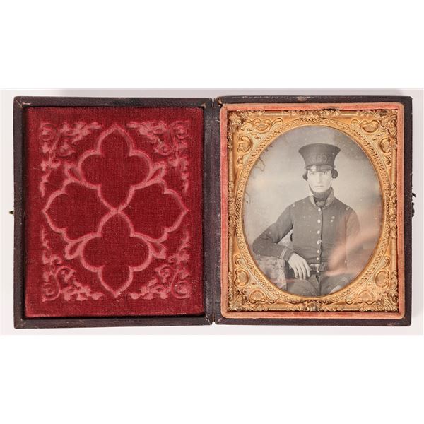 U.S. Cavalry Soldier in Uniform Daguerreotype    [175957]