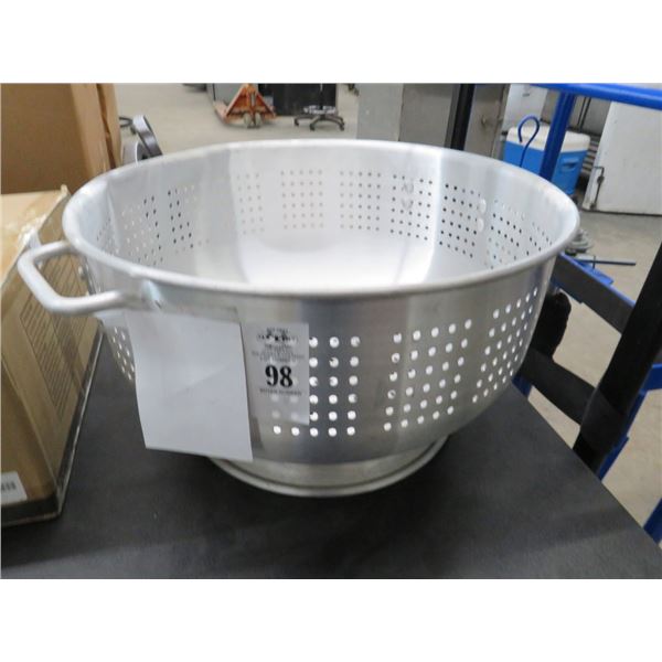 Large Footed Colander