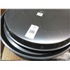 Image 3 : 18" Round Plastic Trays - 24