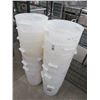 Image 1 : 16-22 Qt. Measuring Bins - 16 X $