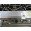 Image 2 : Southbend Gas 6 Burner Range/Oven