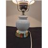 Image 2 : Vintage Milk Glass Electric Lamp