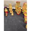 Image 8 : Nesting Dolls and Wooden Décor