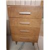 Image 1 : 4 Drawer Dresser