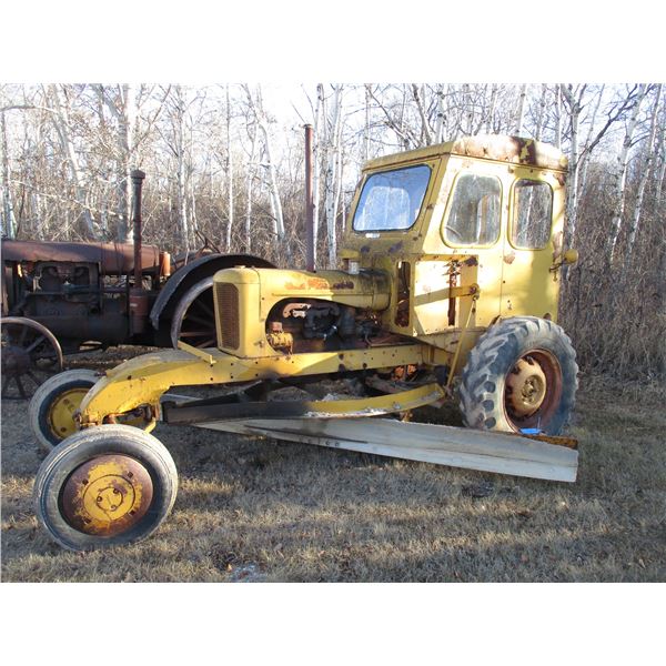 Allis Chalmers Grader, Serial Number 1F2049, Cab, Gas, Running