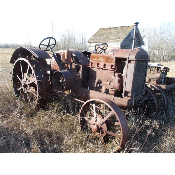 McCormick Deering Tractor, Model 1530, Gas, Seized, On Steel Wheels