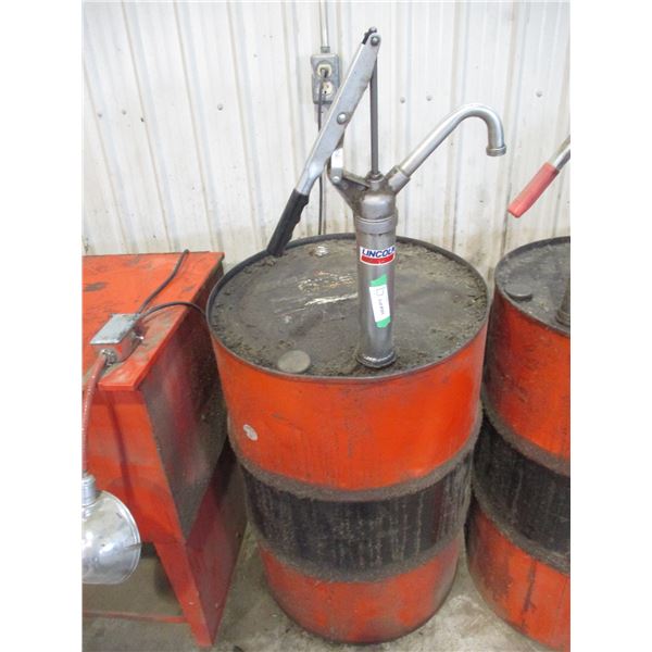 45 Gallon Barrel With Lincoln Pump