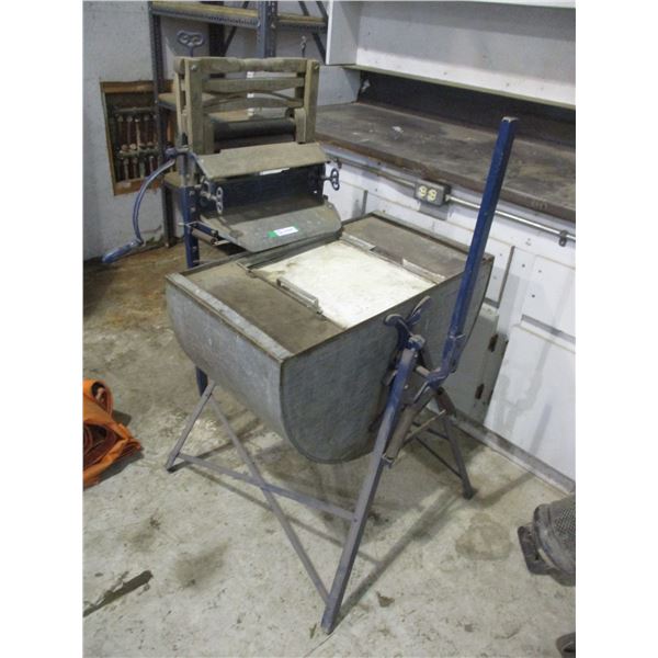 Rocker Style Galvanized Washing Tub With Hand Operated Wringer