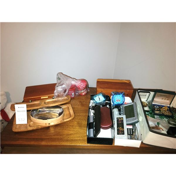 Costume Jewelry & More Cat A