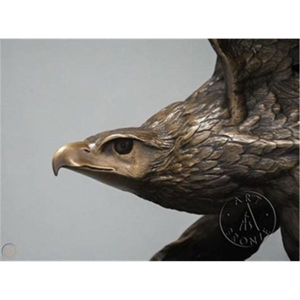ART/Bronze Eagle Statue
