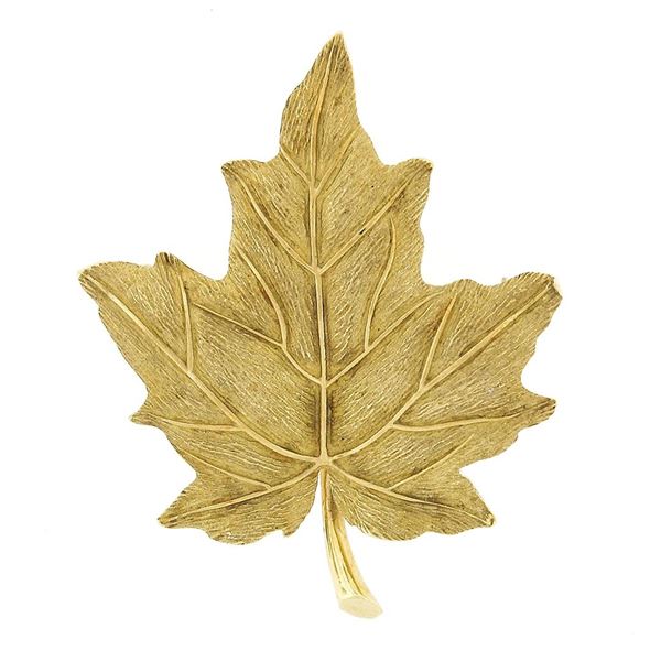 Vintage Tiffany & Co 18k Yellow Gold Hand Etched Realistic Maple Leaf Pin Brooch