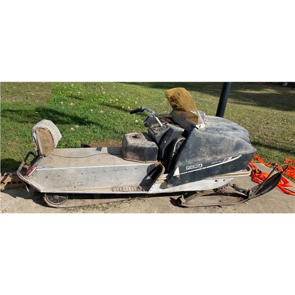 ARCTIC CAT SNOWMOBILE