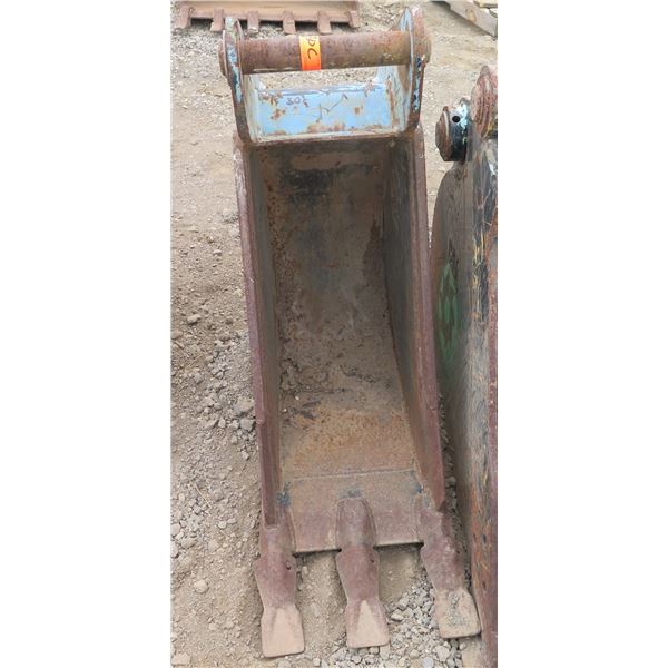 Kapolei:  Machine Bucket Attachment, 3 Teeth 12"W