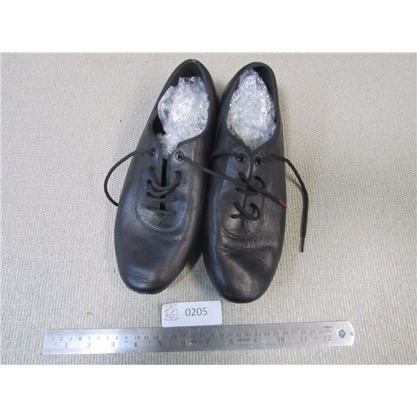 New shoes size 41-42