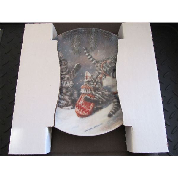 collectiable antique plate in original box