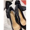 Image 2 : SIZE 6 1/2 DESIGNER MISCHKA BADGLEY BOW HEELS