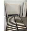 Image 1 : Queen Sized Bed Frame