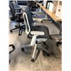 Image 2 : HERMAN MILLER COSM STUDIO WHITE/GRAPHITE LOW BACK TASK CHAIR, RETAIL VALUE $ 1,780