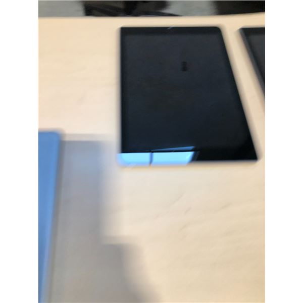 APPLE I-PAD GEN 5, 64 GB 10." TABLET