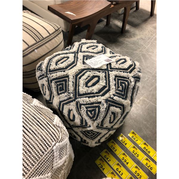 STYLE IN FORM BOHEMIAN AGRA/BLUE POUF