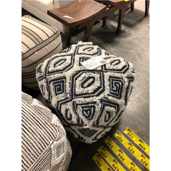 STYLE IN FORM BOHEMIAN AGRA/BLUE POUF