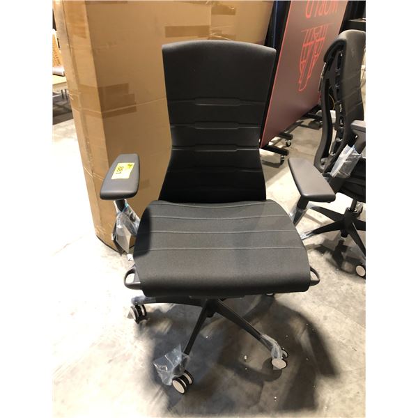 HERMAN MILLER EMBODY BLACK/GRAPHITE FULLY ADJUSTABLE GAMING CHAIR RETAIL PRICE $2,620