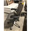 Image 3 : HERMAN MILLER AERON GRAPHITE FULLY ADJUSTABLE TASK CHAIR (SIZE B) RETAIL PRICE $2,485