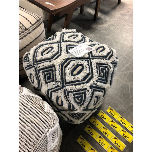 STYLE IN FORM BOHEMIAN AGRA/BLUE POUF