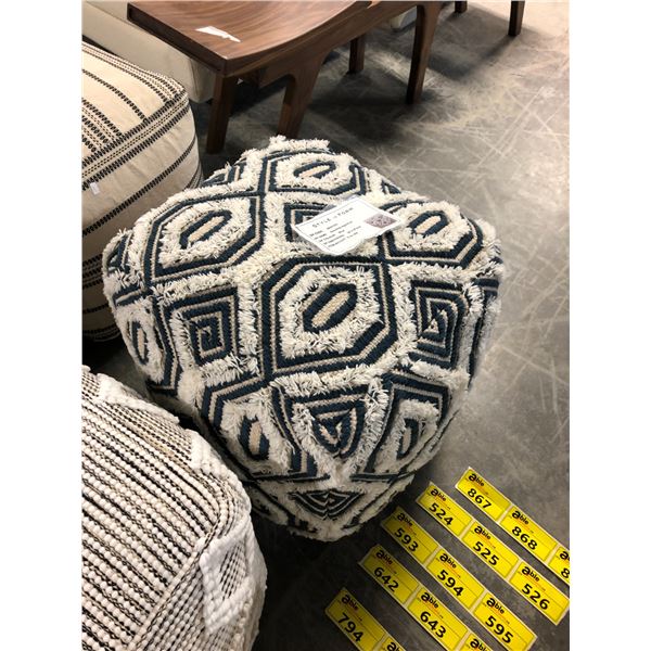 STYLE IN FORM BOHEMIAN AGRA/BLUE POUF