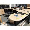 Image 2 : MAPLE 6' 10.5' X 8.5' U-SHAPE EXECUTIVE DESK WITH HUTCH