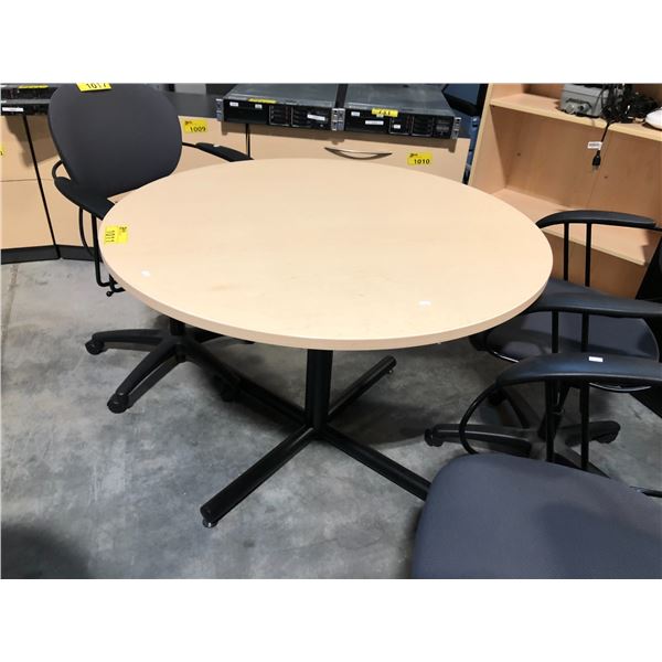 MAPLE 42"W ROUND TABLE