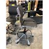 Image 2 : HERMAN MILLER CAPER GRAPHITE PROGRAMMERS CHAIR