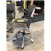 Image 3 : HERMAN MILLER CAPER GRAPHITE PROGRAMMERS CHAIR