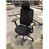 Image 1 : HERMAN MILLER VANTUM BLACK TASK CHAIR (CONDITION ISSUES)