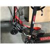 Image 2 : 2 RAZOR AND 1 ZERO 8 ELECTRIC SCOOTERS NO CHARGER