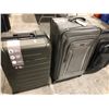 Image 2 : LOT OF 3 SUITCASES INCLUDES, PERRY ELLIS, BUGATTI AND SWISS GEAR