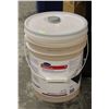 Image 1 : 5 GALLON PAIL OF DIVERSEY SUMA NOVA MECHANICAL