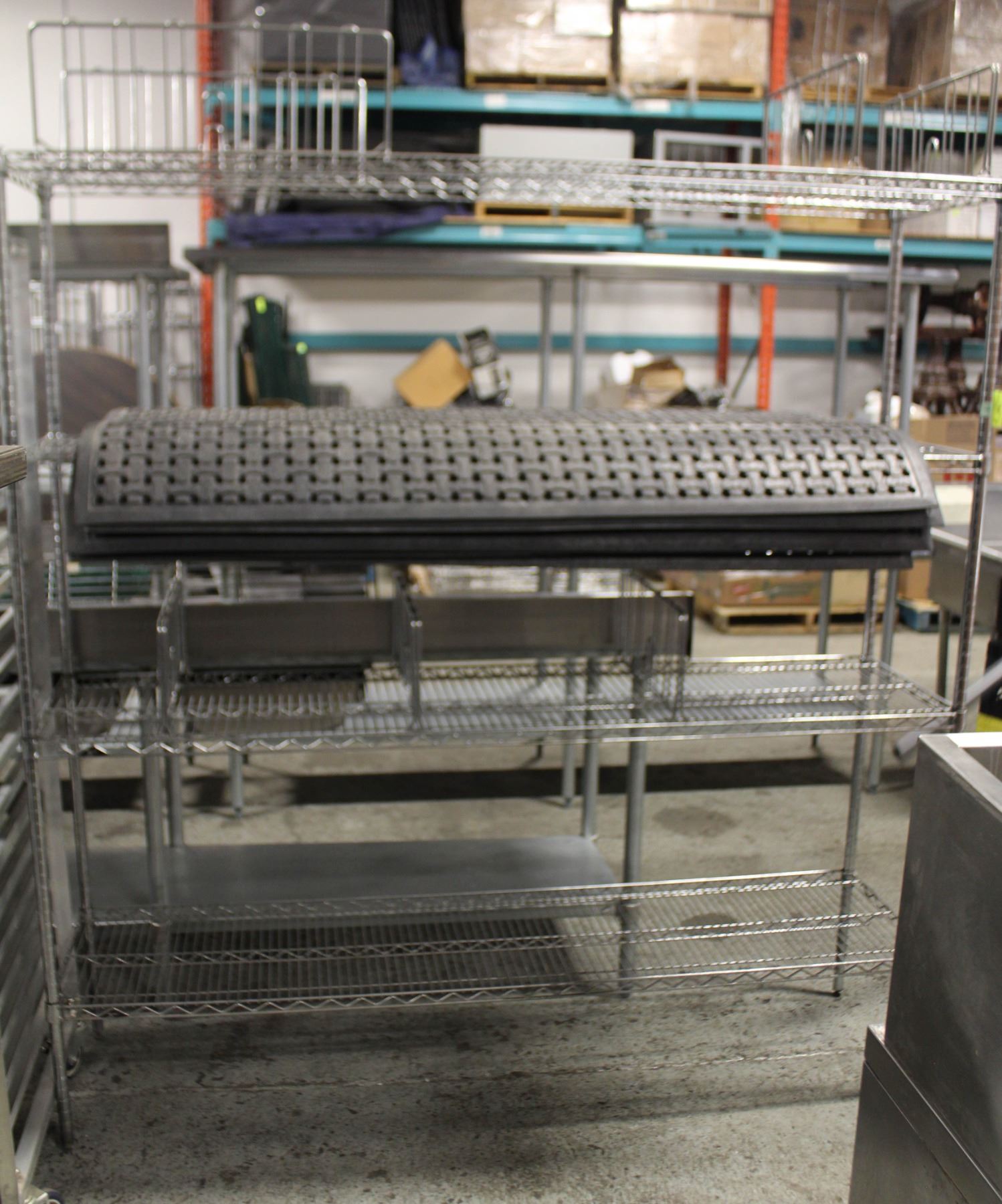 4 TIER STAINLESS STEEL WIRE RACK W/ PARTITIONS