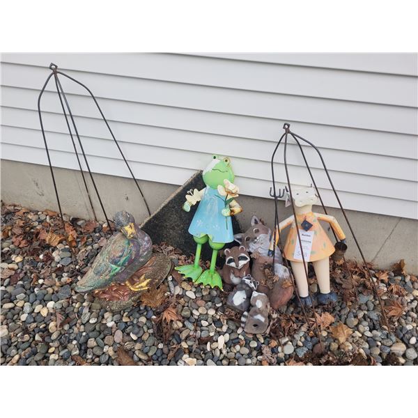 Garden Ornaments cat B