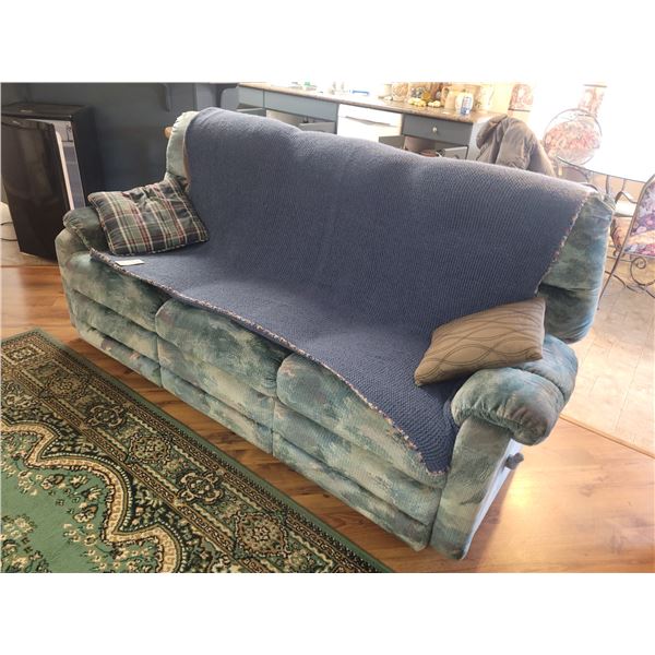 Recliner couch cat C