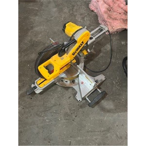 Dewalt Saw with stand