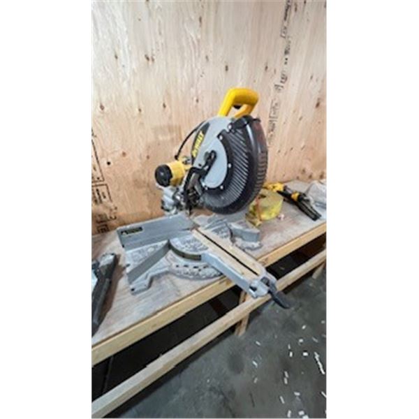 Dewalt miter Saw