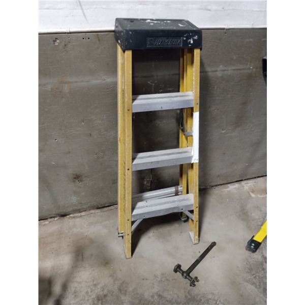 ladder 3 ft - fibreglass