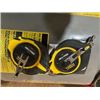 Image 1 : 2 - measuring tapes