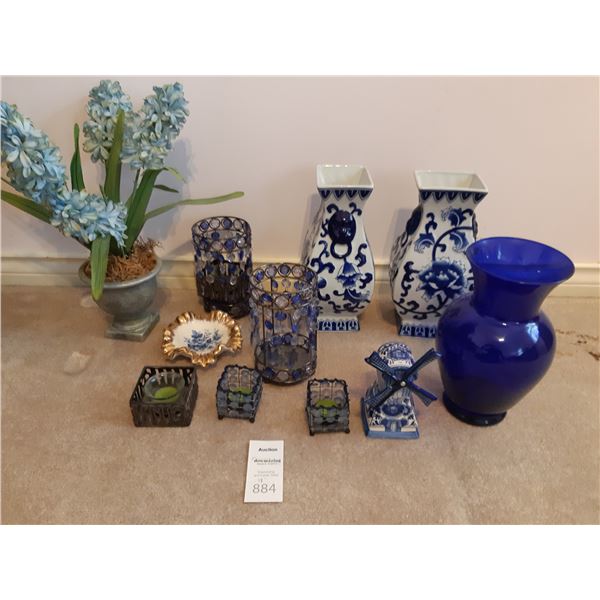 Blue and White Decor Cat A