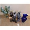 Image 2 : Blue and White Decor Cat A