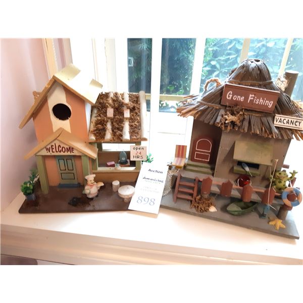 2 Themed Birdfeeders Cat A