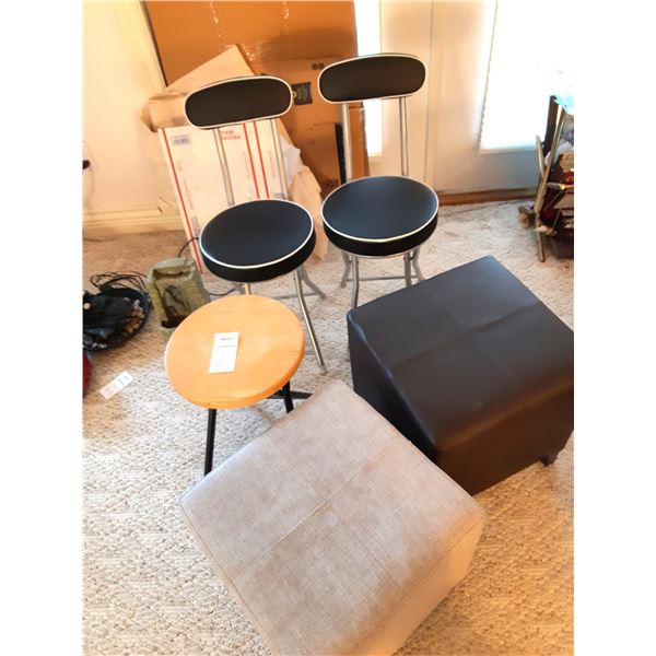 Folding Chairs and Ottomans Cat C