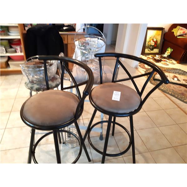 Stools and Kitchen Items Cat A